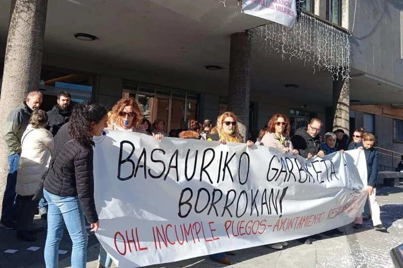 Basauriko udal-garbitzaileak borrokan, ez ordaintzeen kontra