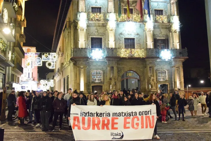 Gutxienez bi emakumeri eraso diete euren bikotekideek, Iruñean eta Lezon