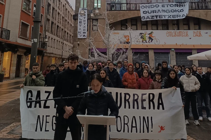 Durangoko Udalari Gaztetxearen kontrako salaketa ken dezala exijitu dio asanbladak
