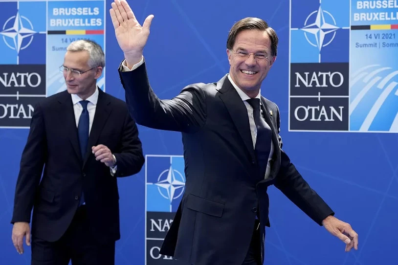 Pentsio-funtsak industria militarrera bideratzea proposatu du NATOk