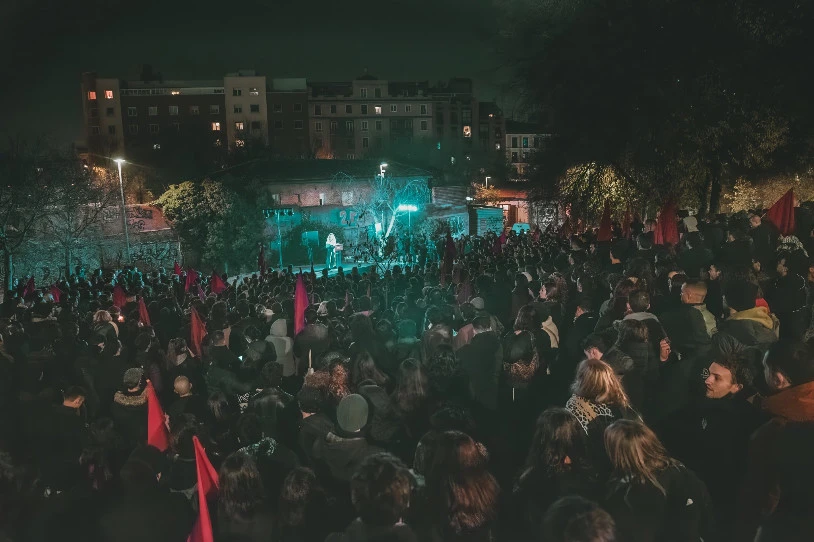 CJSk alternatiba iraultzaile baten beharra defendatu du manifestazio jendetsu batekin, Madrilen