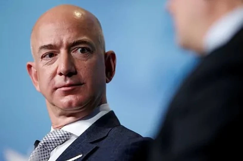 Amazonek, Metak eta OpenAIk milioidun dohaintzak egin dizkiote Trumpi
