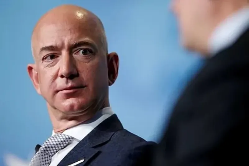 Amazonek, Metak eta OpenAIk milioidun dohaintzak egin dizkiote Trumpi