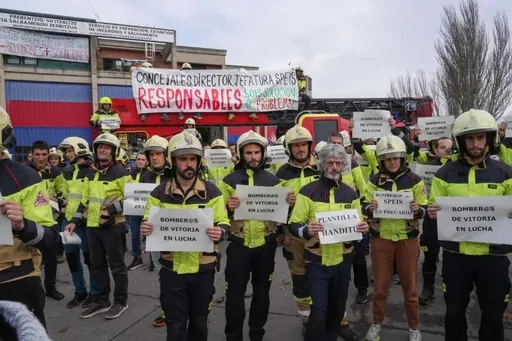Greba egingo dute Gasteizko suhiltzaileek