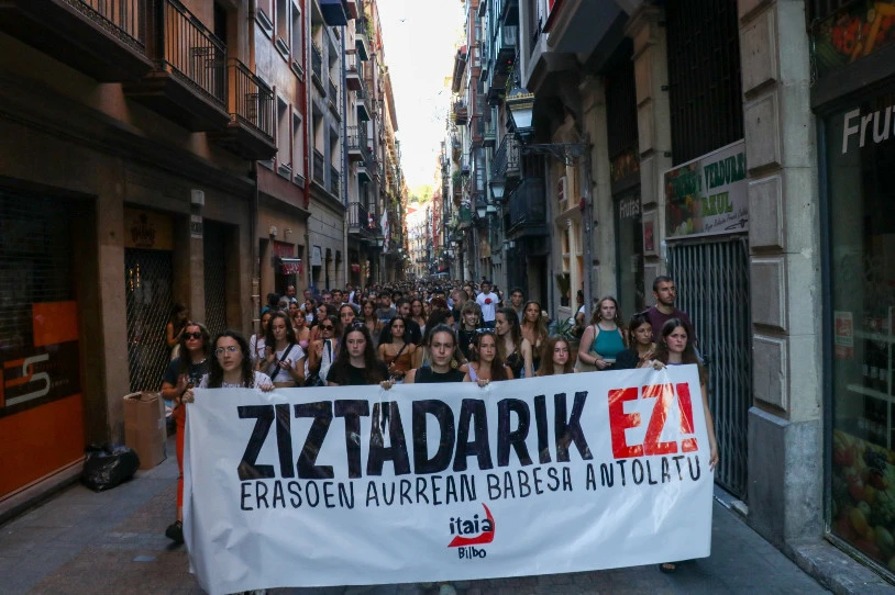Nazioarteko Telegram sare batean, emakumeei nola eraso egin komentatzen dute 70.000 gizonek