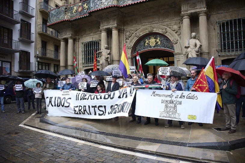 Urtarrilaren 18an, Erorien Monumentua eraistearen alde mobilizatuko dira Iruñean