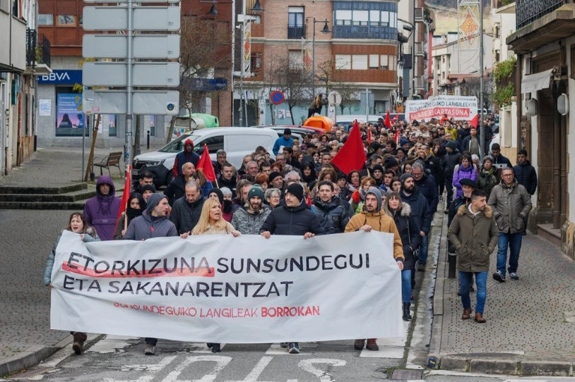 Eguberrietan ere borrokan: gatazkan segitzen dute Euskal Herriko hamaika lantokitan