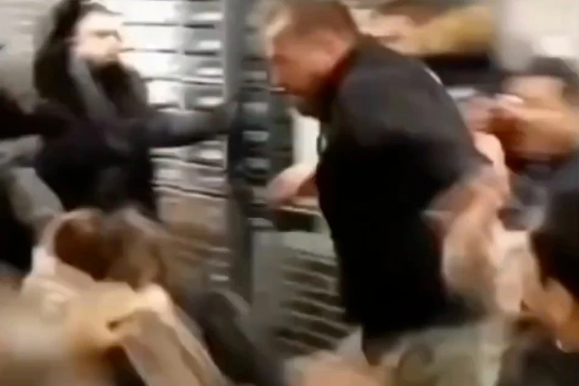 Carabanchelen, desokupa batzuk kolpeka botatzea lortu dute