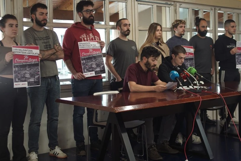 Barakaldoko The Champions Burgerreko langileek jasandako erasoak salatu ditu LASek