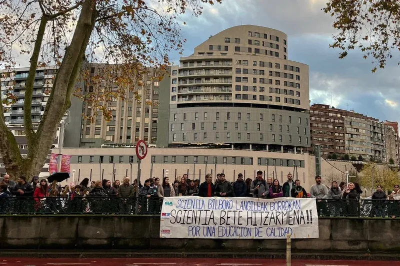 Bilboko Scientia San Pedro eskola itxita: langile batzuek hamar hilabete daramatzate kobratu gabe