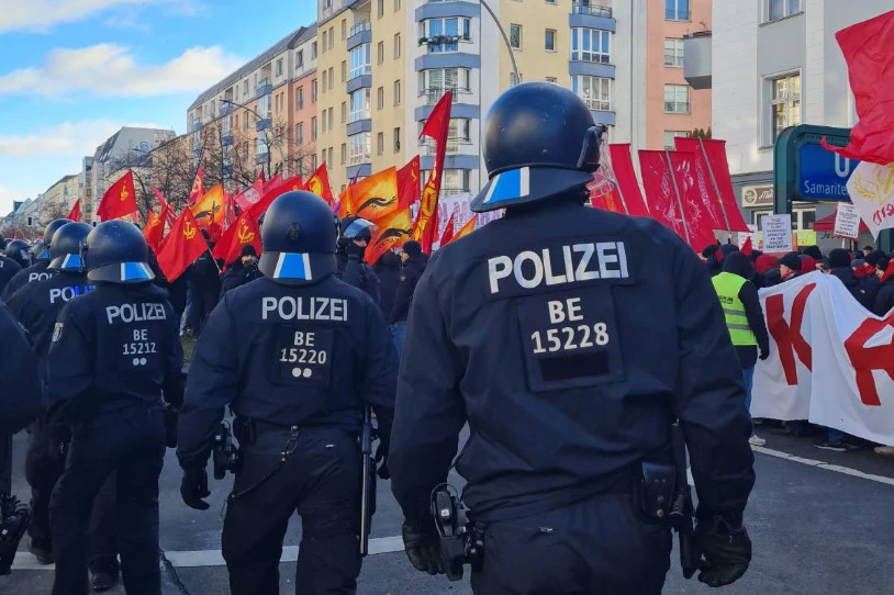 Poliziaren errepresio bortitza, Luxemburg eta Liebknecht omentzeko manifestazioan