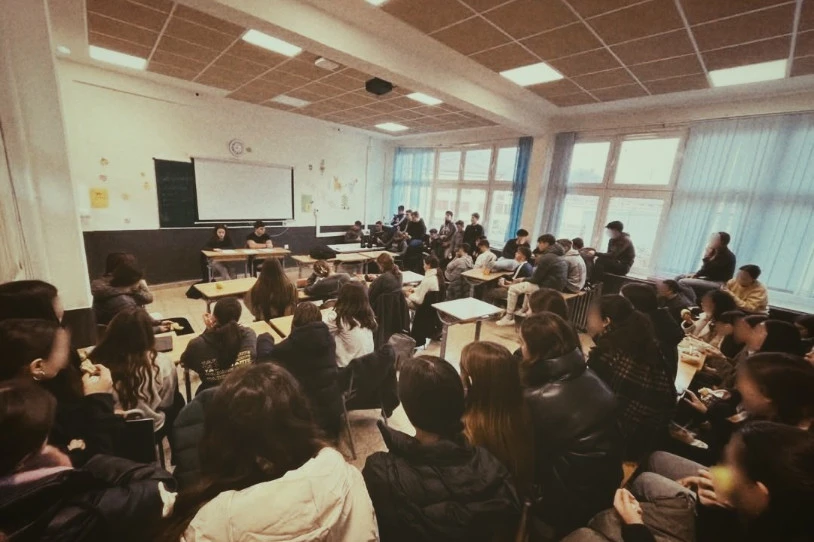 Hezkuntza-zentroetan ere zabaltzen ari dira urtarrilarren 25ean mobilizatzeko deia