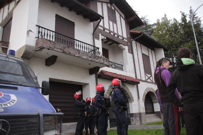 Duela bederatzi urte hustu zuten Tolosako Limousin etxea