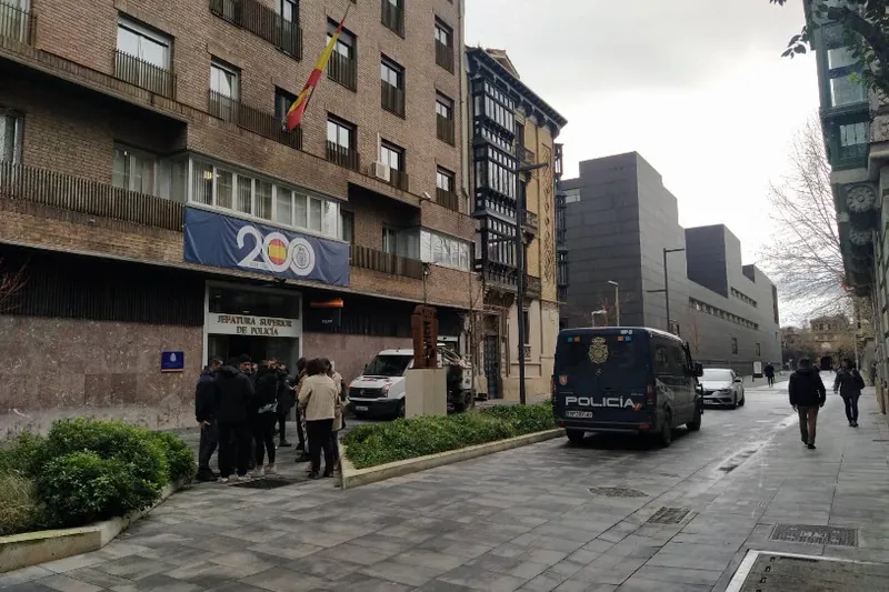 Iruñean, deportatua izateko arriskuan dago une honetan gazte militante bat