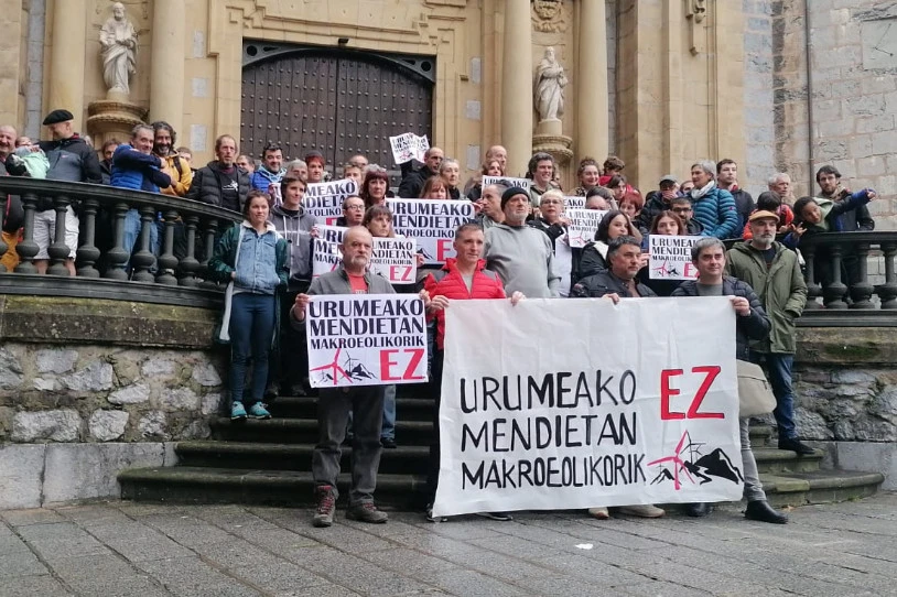 Urumeako Mendiak Bizirik plataforma aurkeztu dute