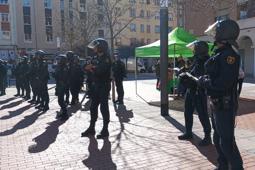 Poliziaren kargak Berriozarren eta Errotxapean, Voxen aurkako protestetan