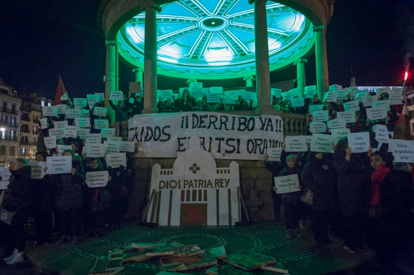 Ostegunean berriz mobilizatuko dira Erorien Monumentua eraistearen alde