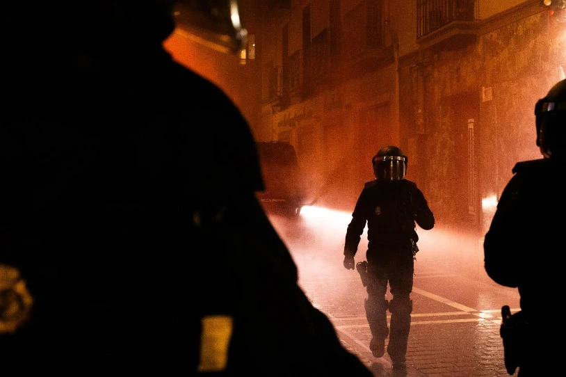 Militarren eta polizien ia %50ek Vox edo Alvise babesten dute