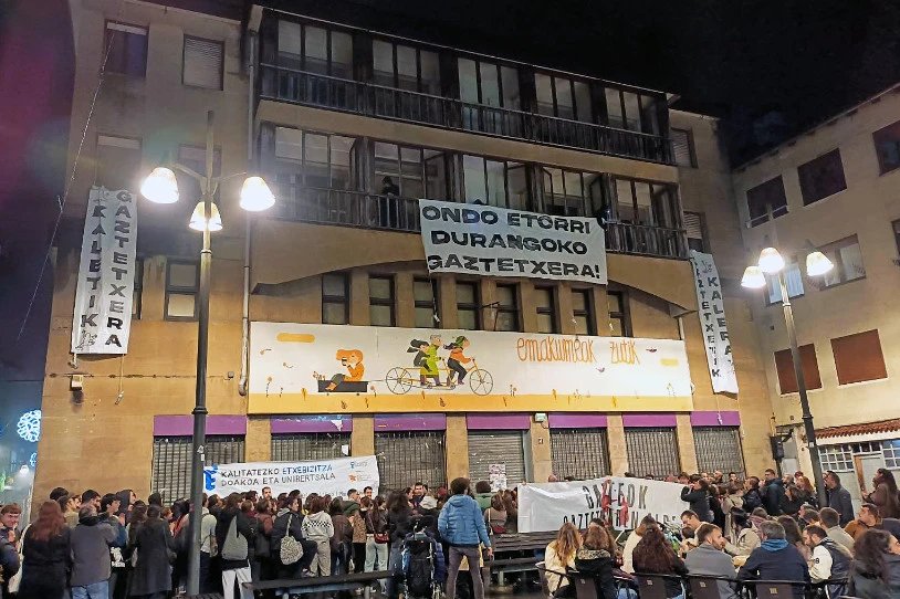 Durangoko Udalak ez du kendu Kaletik Gaztetxera asanbladako kideen aurkako salaketa