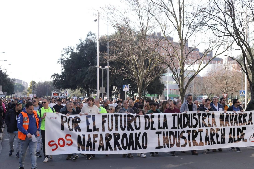 Milaka lagun mobilizatu dira Nafarroako industriako kaleratze masiboen aurka