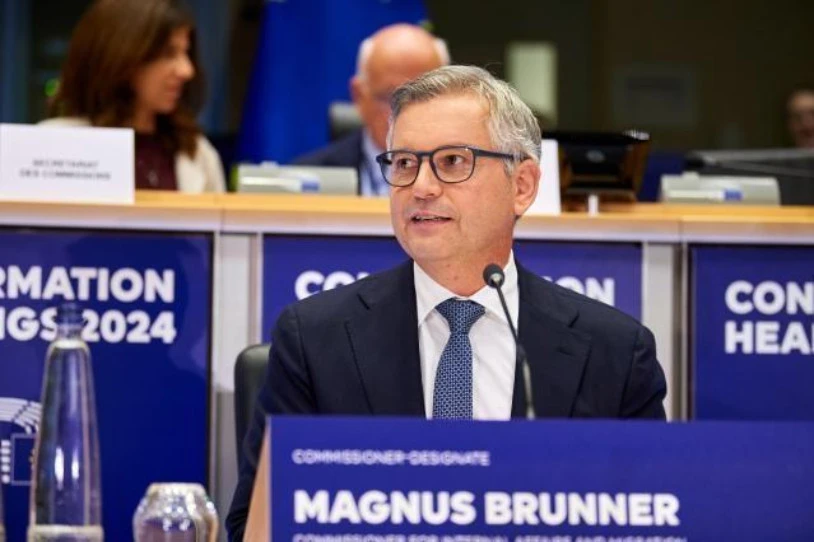 Brunner: "Immigranteak modu etsian behar ditugu gure lan-merkatuetarako"