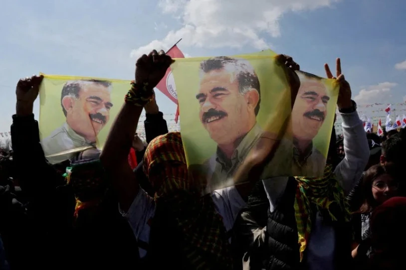 Öcalanek borroka armatua amaitzera eta desegitera deitu du PKK