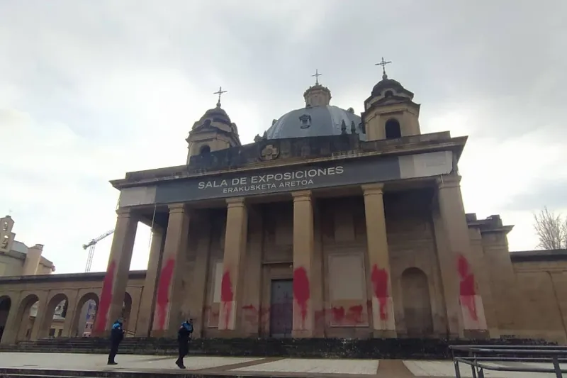 Erorien Monumentua babesteko mugimenduekin jarraitzen dute Nafarroan