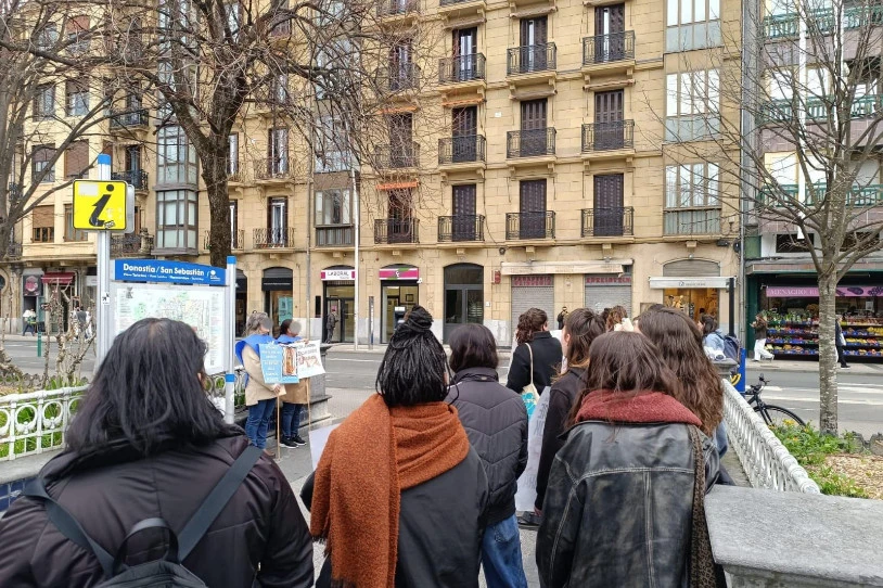 Abortuaren aurkakoei aurre egin die Donostiako Itaiak