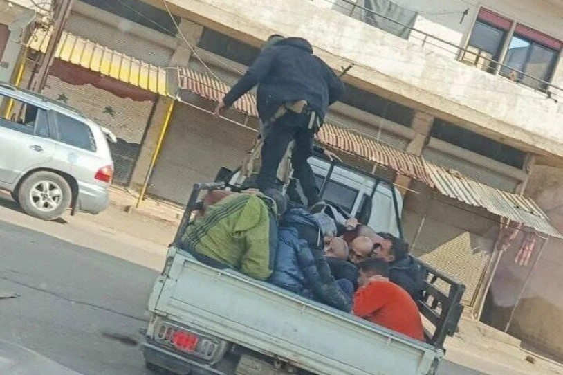 Sirian, gutxiengo alauitak sarraskitzen ari dira indar militarrak