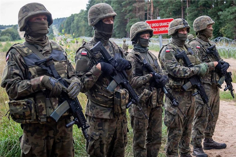 Poloniak entrenamendu militarrerako plan bat ezarriko du gizon heldu guztientzat