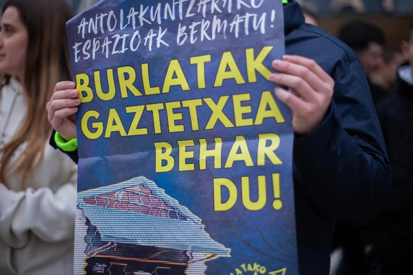 Burlatako Gaztetxea larunbat honetarako hustu dadila eskatu du EH Bilduren udalak