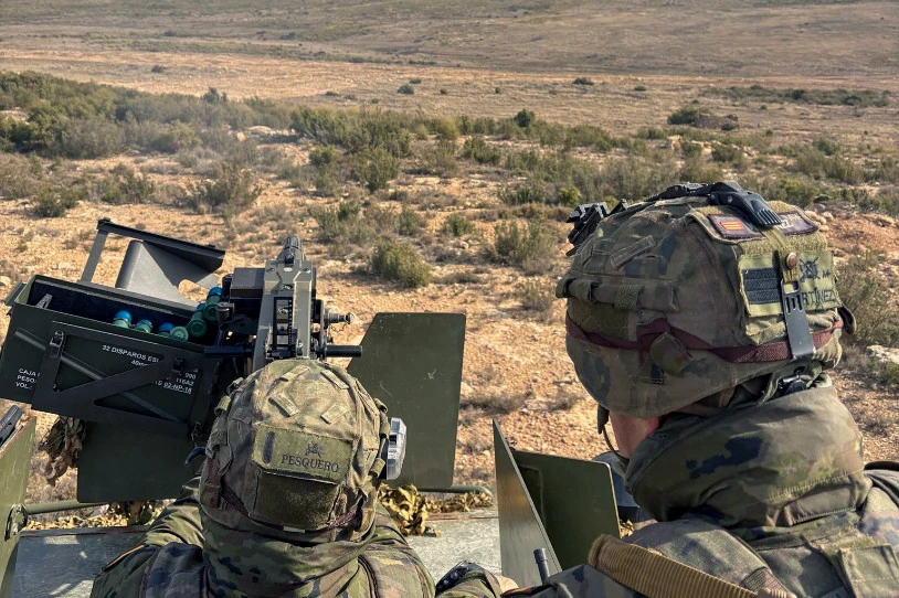 Militar batek bere bikotekide ohia erail du Burgosen