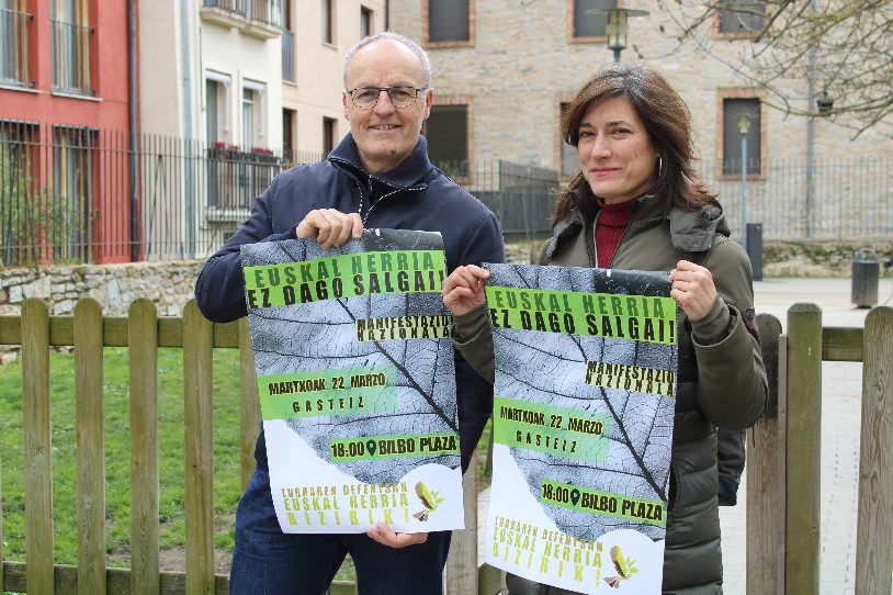 "Lurra haien eskuetan dagoen bitartean, gu haien eskuetan egongo gara"