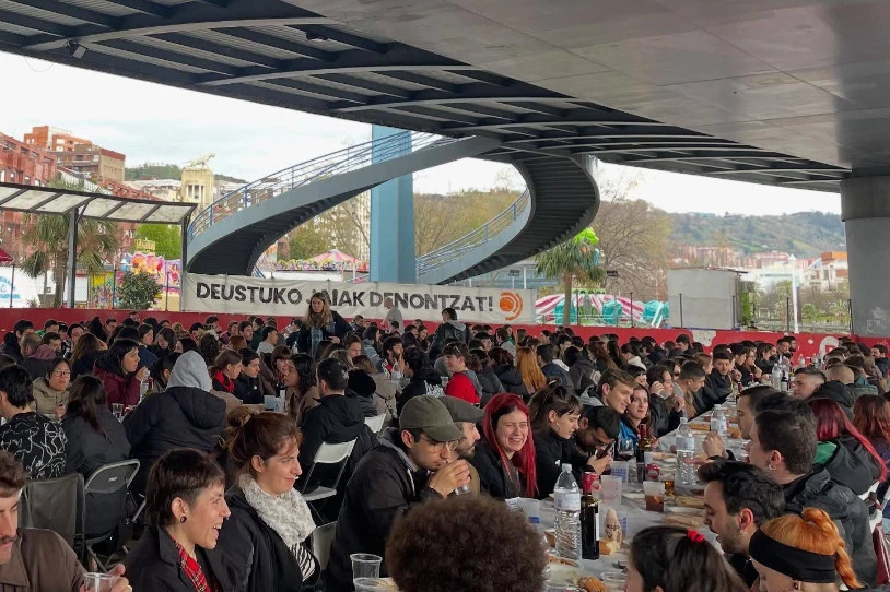 Deustun, beste urte batez aldarrikatu dute jaiek denontzat izan behar dutela