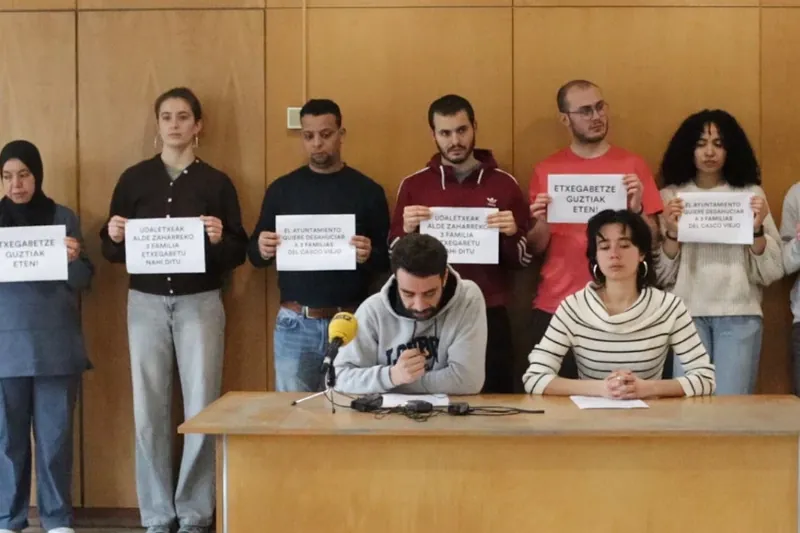 Gasteizko Udalak hiru familia etxegabetu nahi ditu Alde Zaharrean