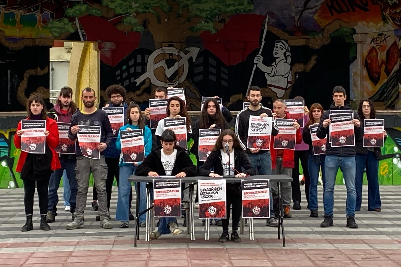 Etxarri II Gaztetxearen alde batu dira Bilboko 60 kolektibotik gora