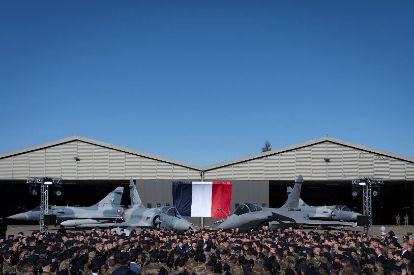 Gastu militarrari eta prestazio sozialei buruzko eztabaida Frantziako Estatuan