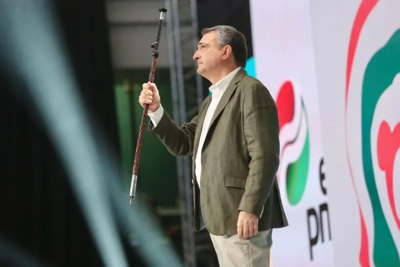 Estebanek hartu du Ortuzarren lekukoa