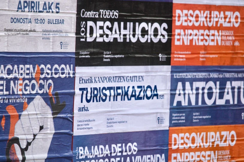200 gizarte-langilek bat egin dute etxebizitzaren negozioaren aurka