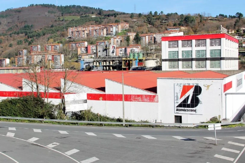 Basaurin 335 langile kaleratuko ditu Bridgestonek
