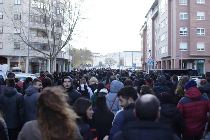 Beste behin ere, borrokak merezi duela erakutsi du Burlatako Gazte Asanbladak