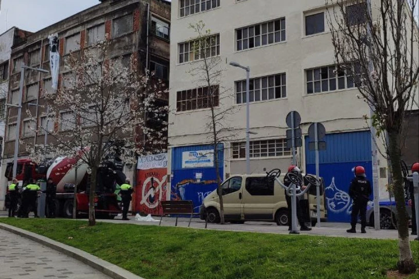 Bihar desalojatu nahi dute Bilboko Etxarri Gaztetxea