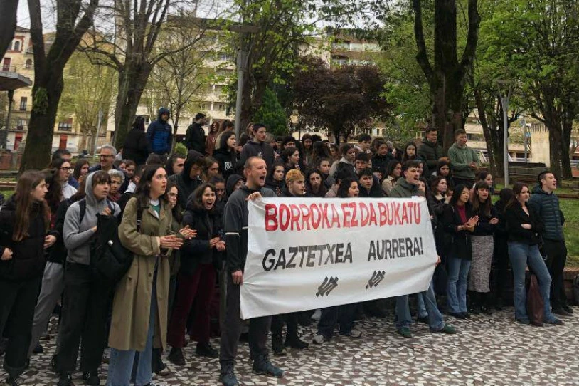 Absolbitu egin dituzte Kaletik Gaztetxera asanbladako kideak
