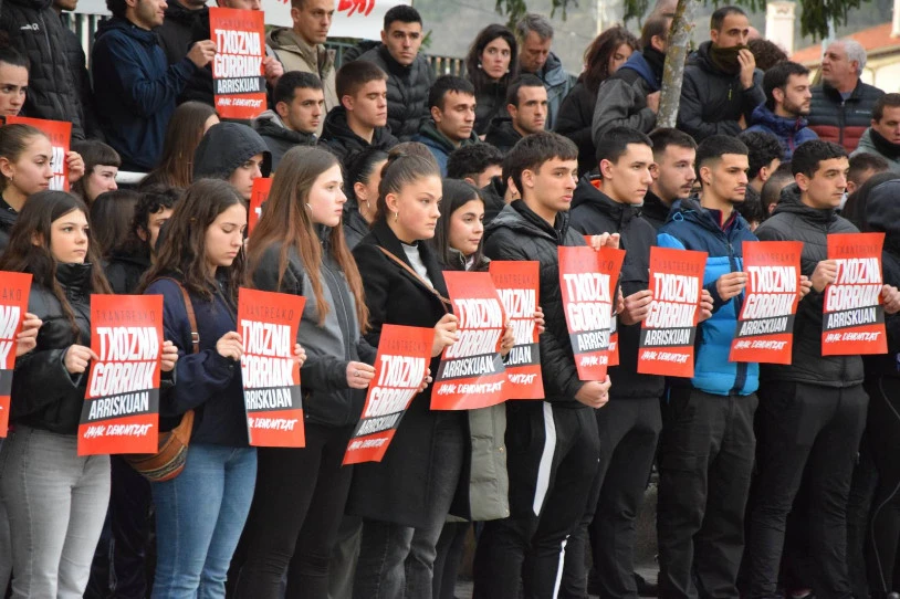 Larunbatean Txantreako Txozna Gorrien alde mobilizatzera deitu dute