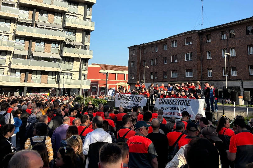 Bridgestoneko kaleratzeen aurka, mobilizazio jendetsua Basaurin