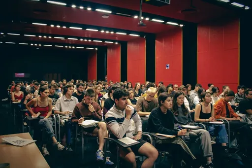 Aurrera doaz Herri Unibertsitateak