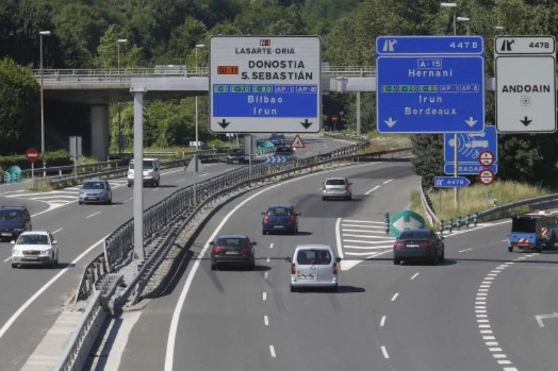 Garraiolari bat hil da Hernaniko gasolindegi batean