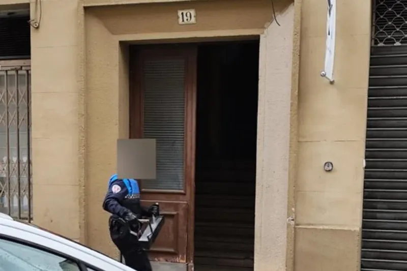 Iruñeko Udalak, EH Bildu buru duela, bost pertsona etxegabetu ditu legez kontra