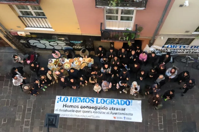 Gasteizen, gaurko ezarrita zegoen etxegabetzea geratzea lortu du bertako Etxebizitza Sindikatu Sozialistak