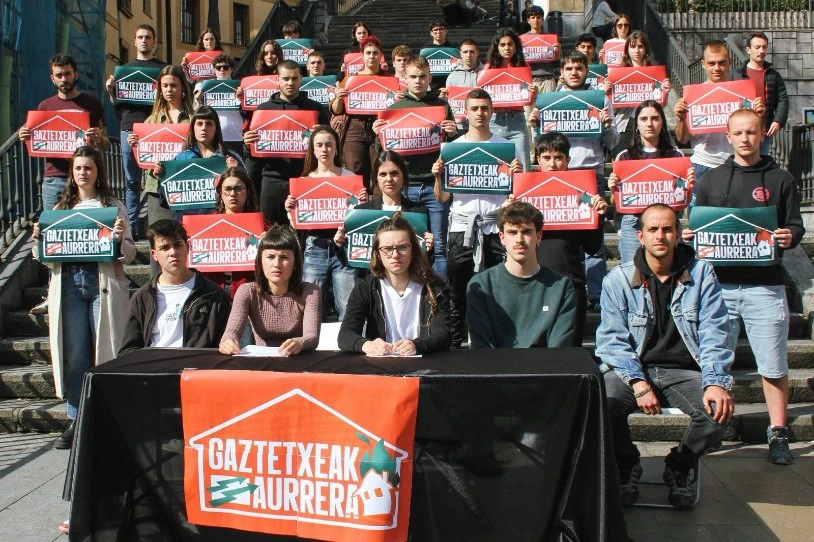 Gaztetxeen beharra aldarrikatu eta azkenaldiko errepresioa salatu dute